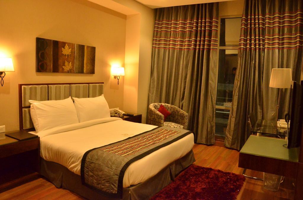 Hotel Down Town Jalandhar Rum bild